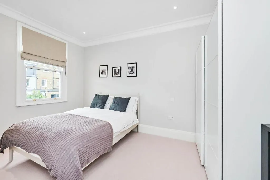 E&E Loft London Ltd